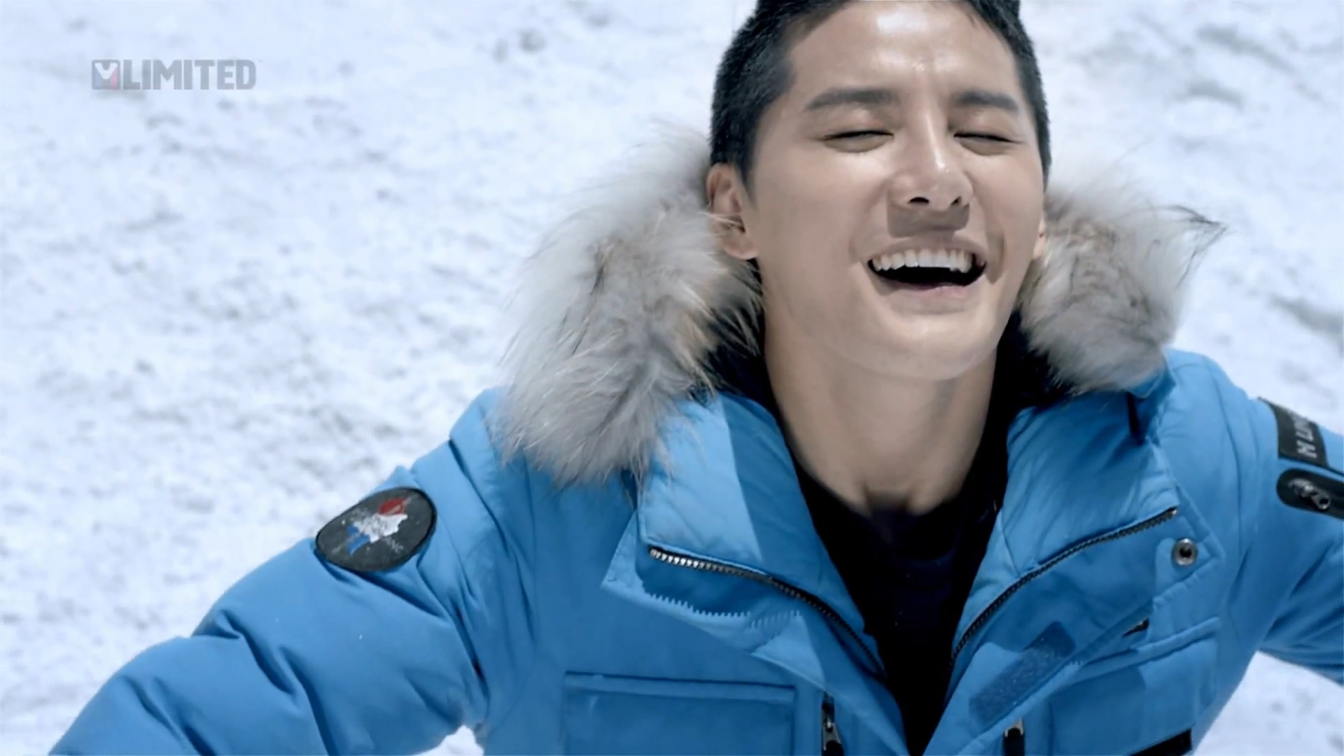 2013 M-LIMITED WINTER CF with JYJ (30_).mp4_20200416_112110.325.jpg