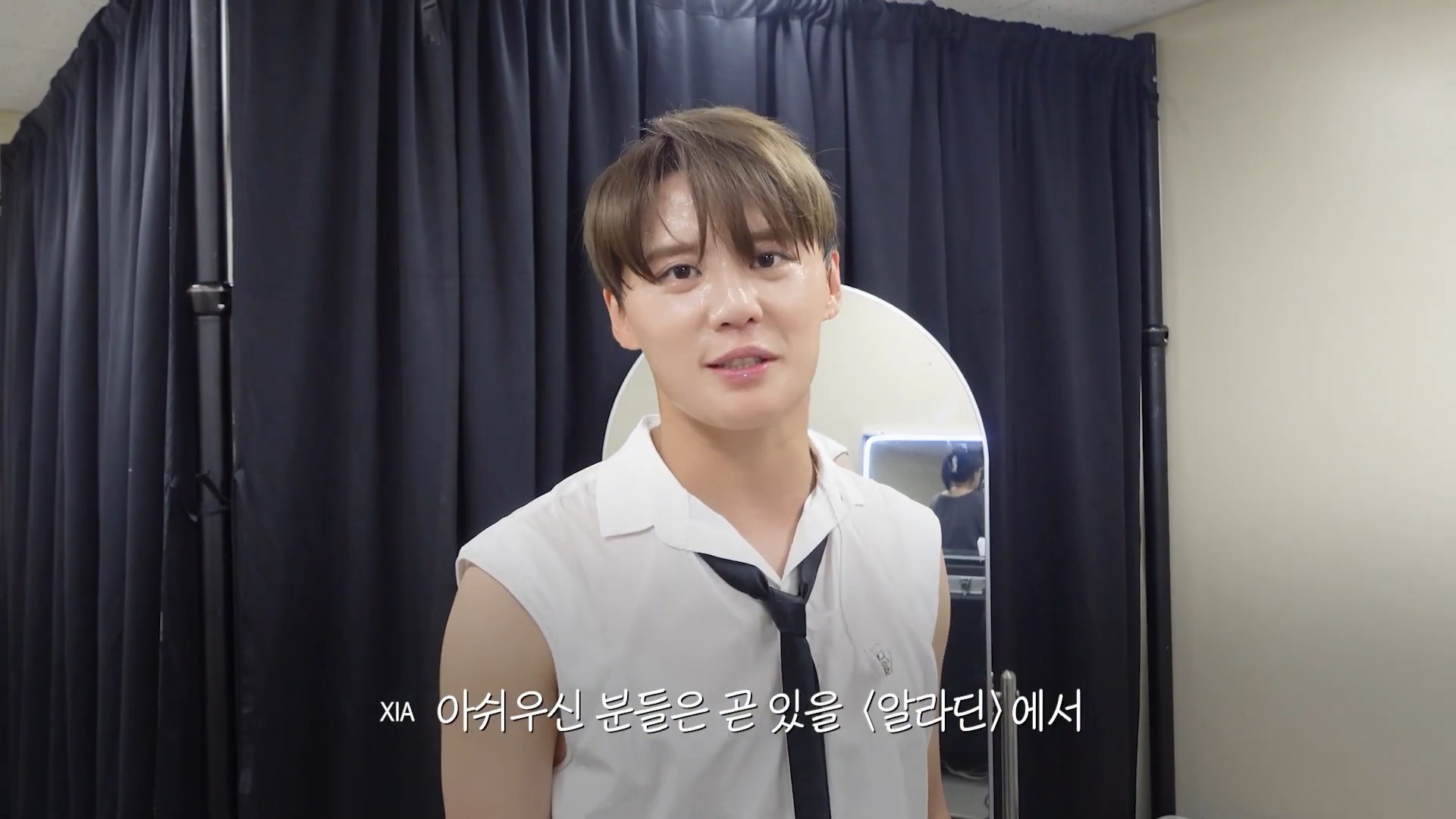 XIA l Behind the Scenes ENA K POP UP CHART SHOW & dingo music concert13.jpg