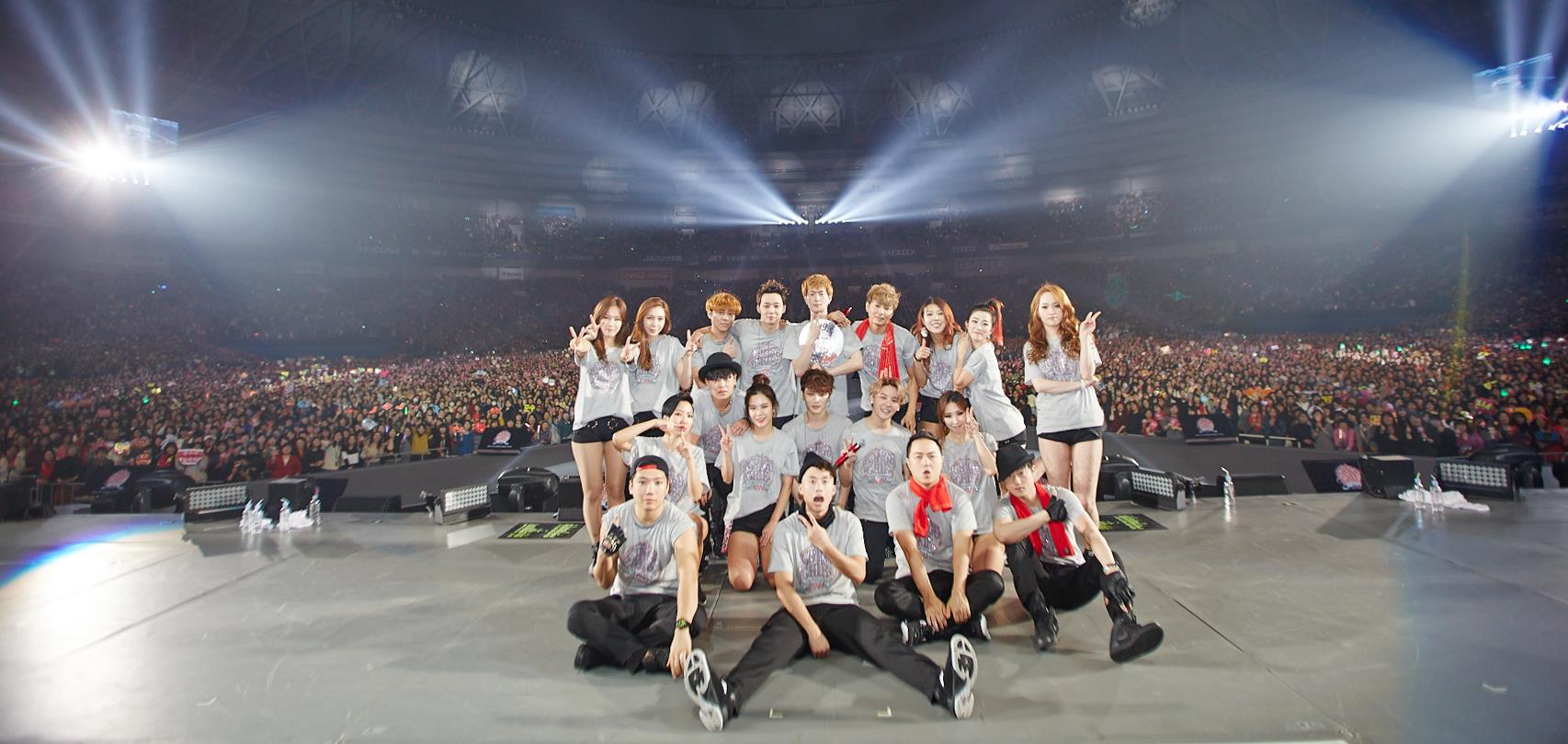 2014 JYJ Japan Dome Tour 단체사진