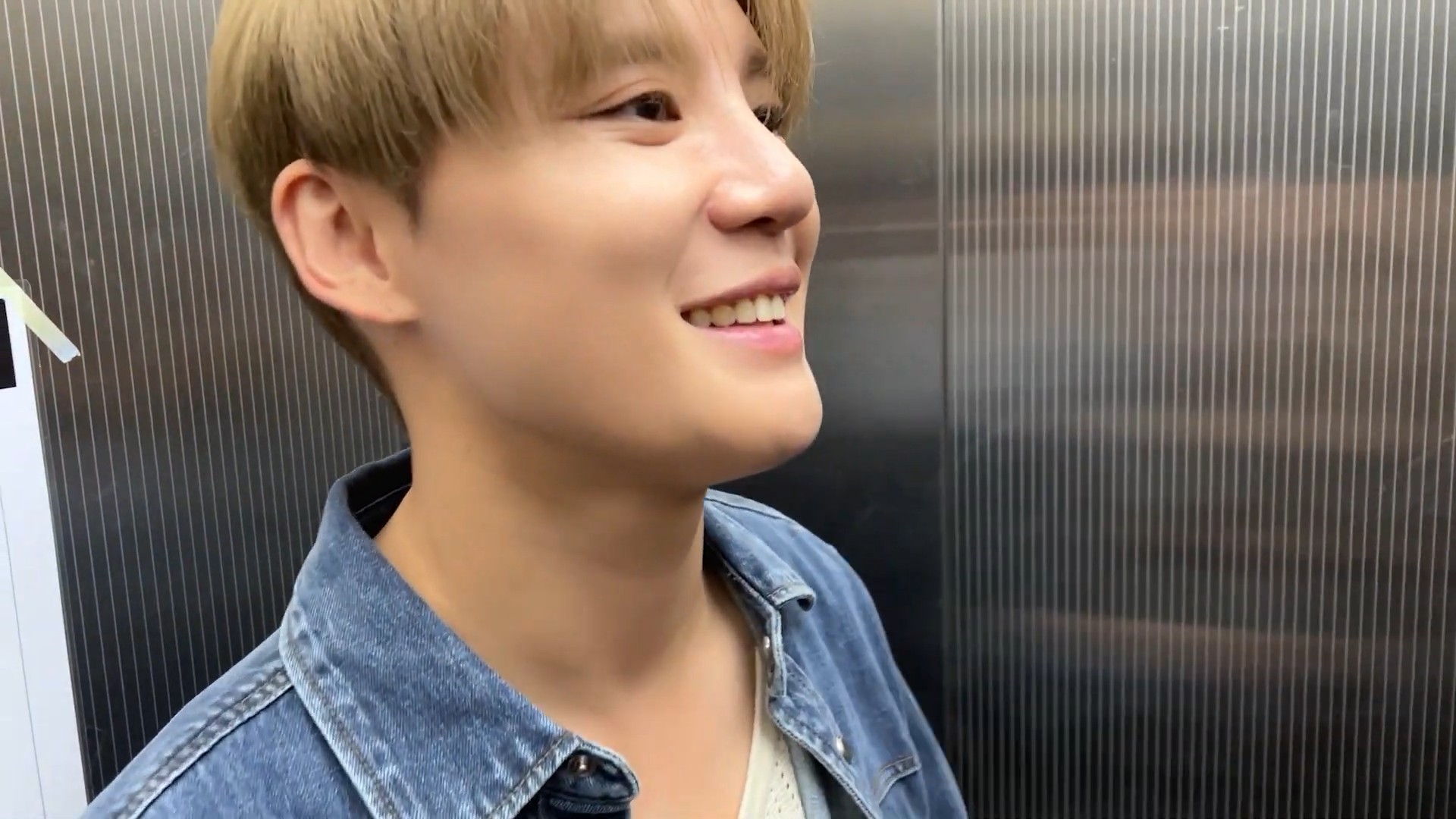 XIA l Behind the Scenes Concert Movie chapter 1 Stage greeting24.jpg