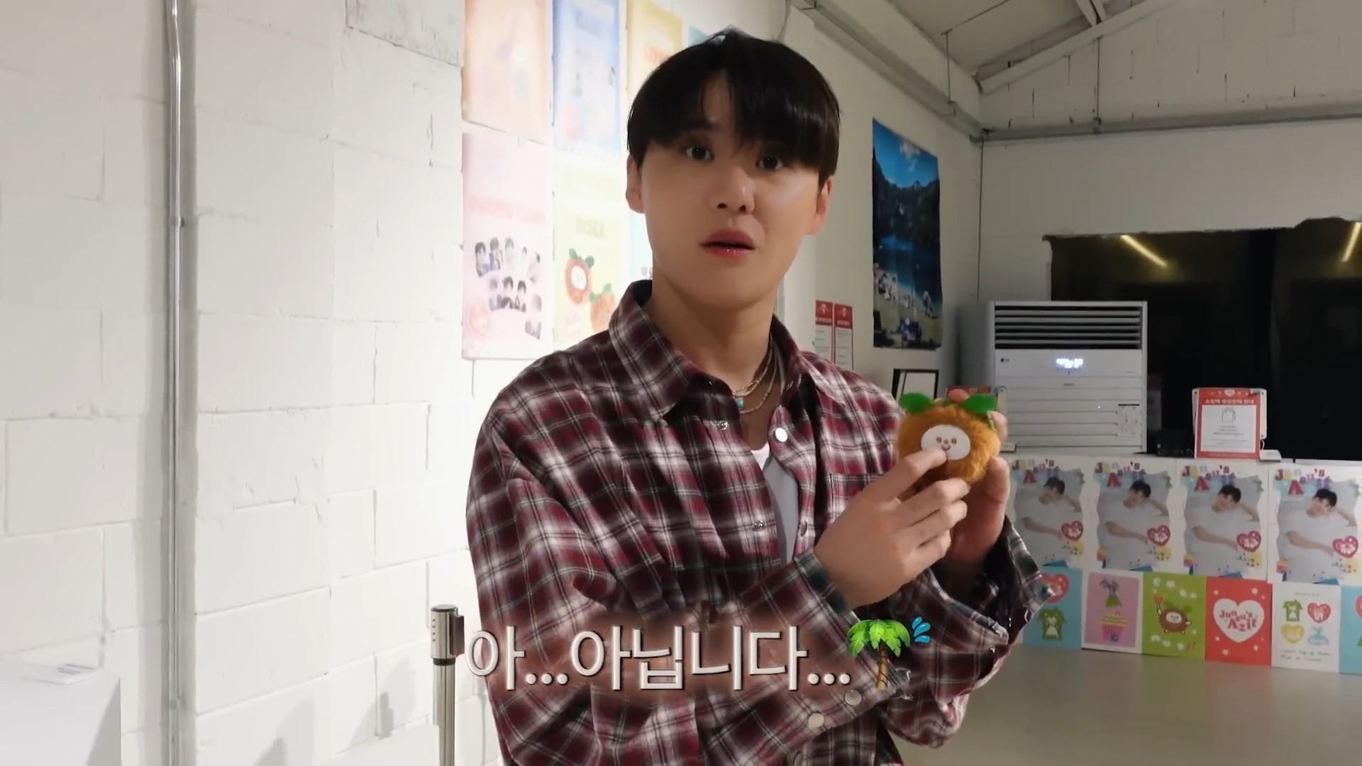 XIA l Behind the Scenes Junsu',s Azit10.jpg