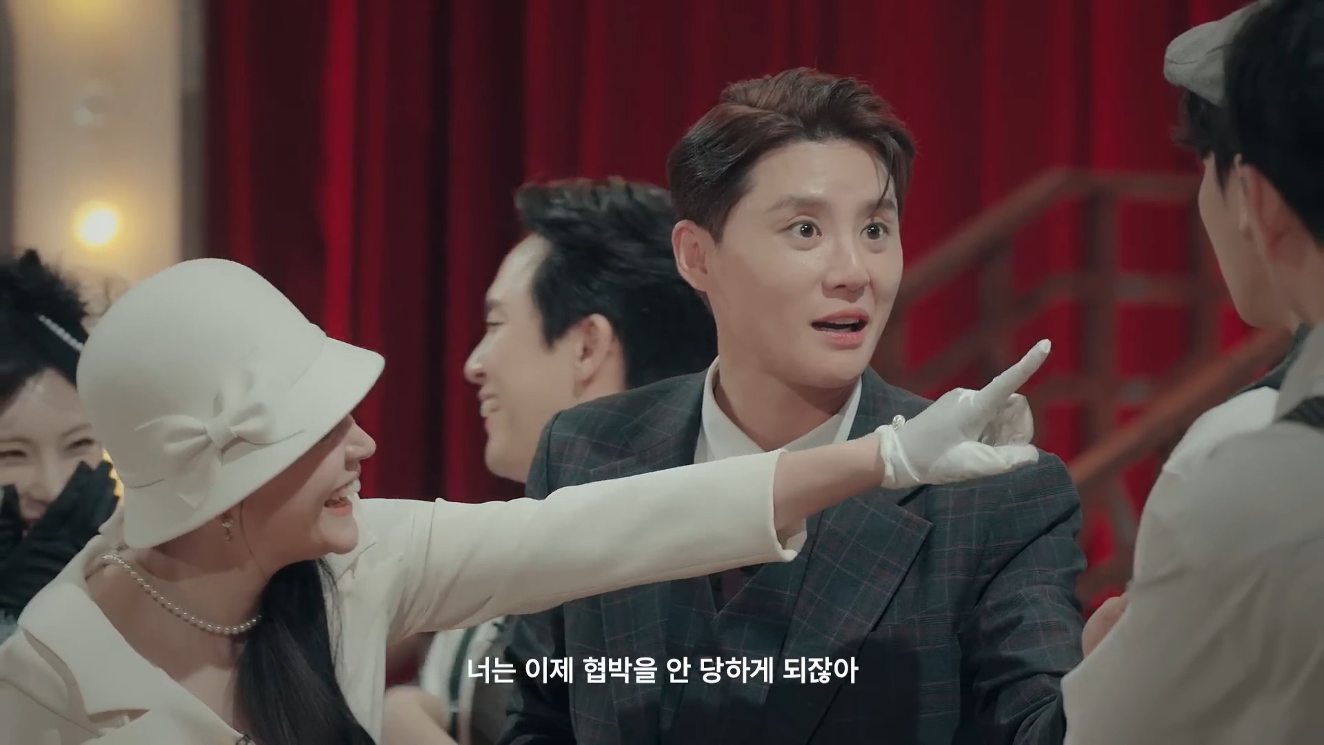 [인터미션3] EP.02 드디어 밝혀지는 그날의 진실(EN JP) ROXIE HART28.jpg