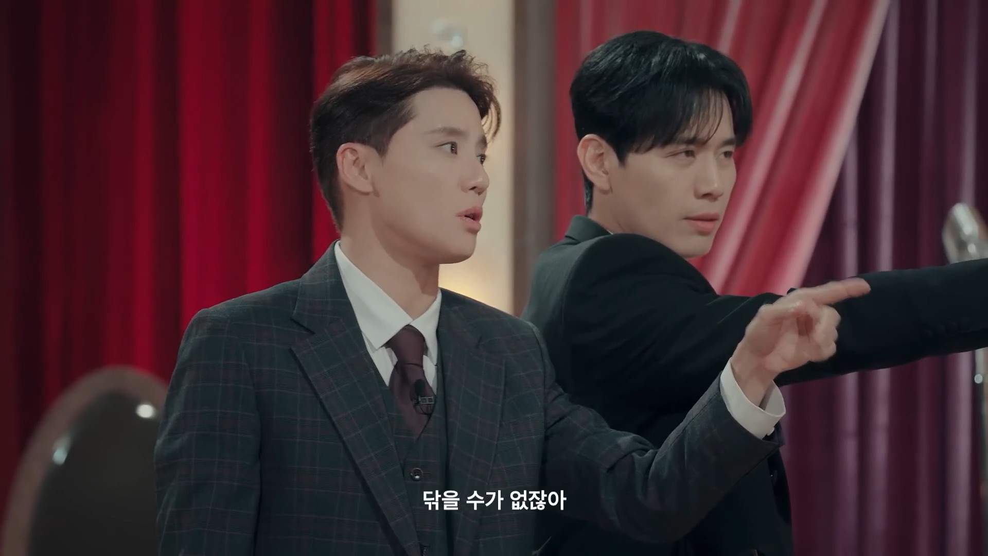 [인터미션3] EP.02 드디어 밝혀지는 그날의 진실(EN JP) ROXIE HART34.jpg