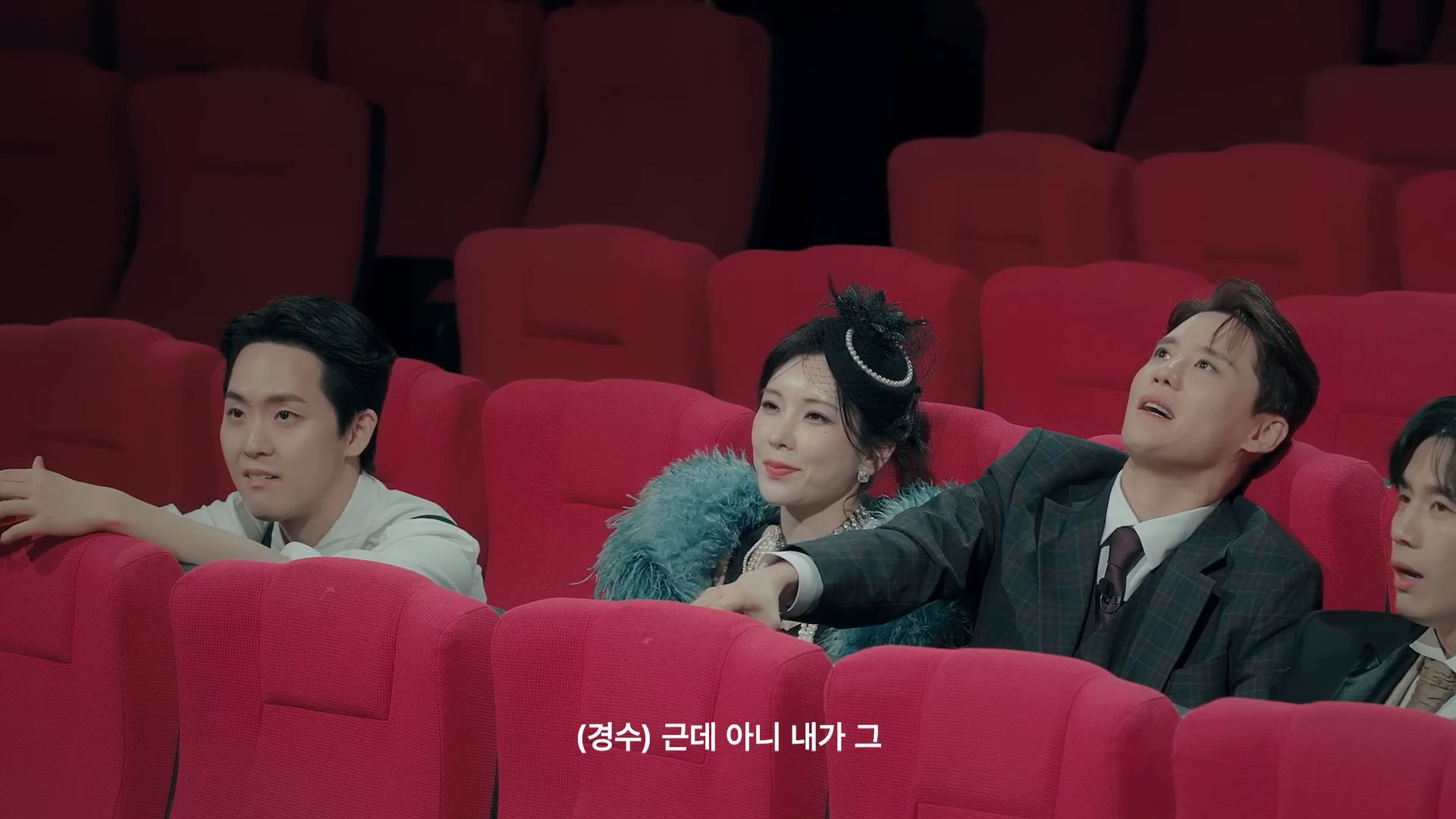 [인터미션3] EP.02 드디어 밝혀지는 그날의 진실(EN JP) ROXIE HART44.jpg