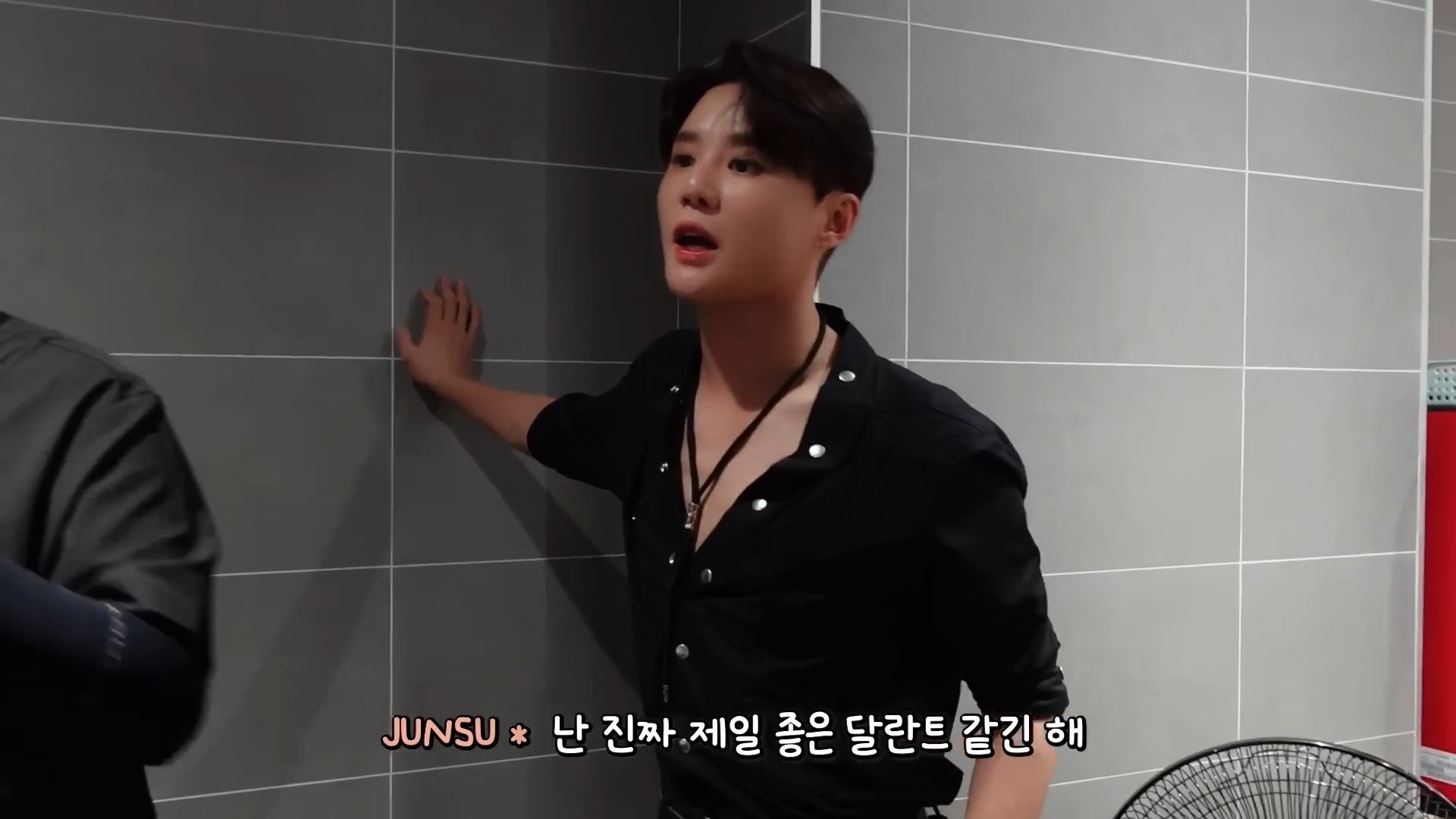 XIA l Behind the Scenes 2025 JUST US Hongkong61.jpg