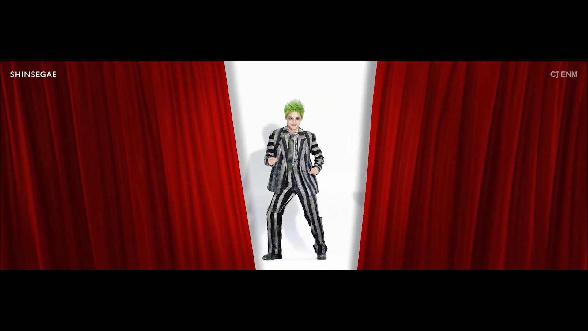 홀로그램 크리스마스 쇼.jpg