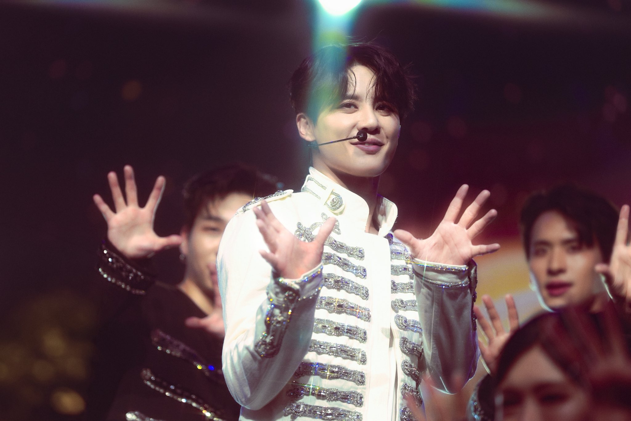 260718_Junsu_PALMTREE_01.jpg