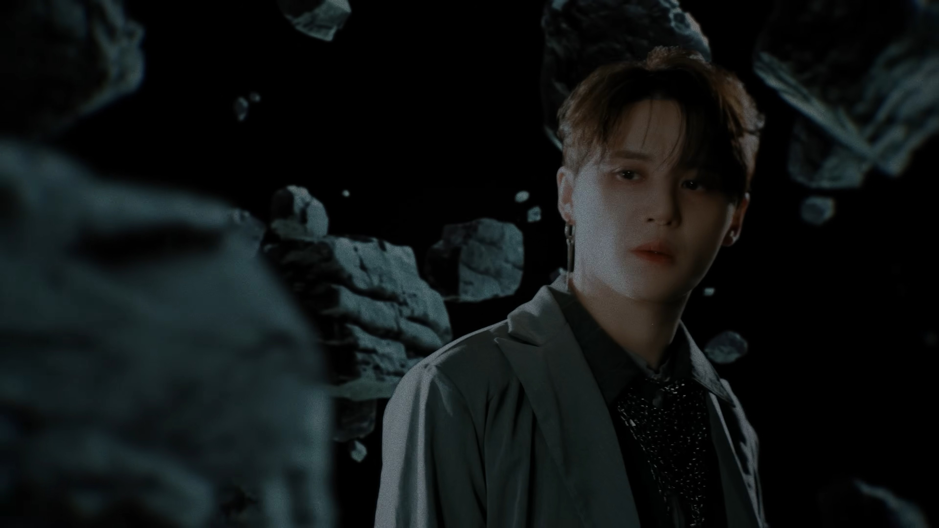 김준수(XIA) ',GRAVITY', CONCEPT FILM #1 Cosmic8.jpg