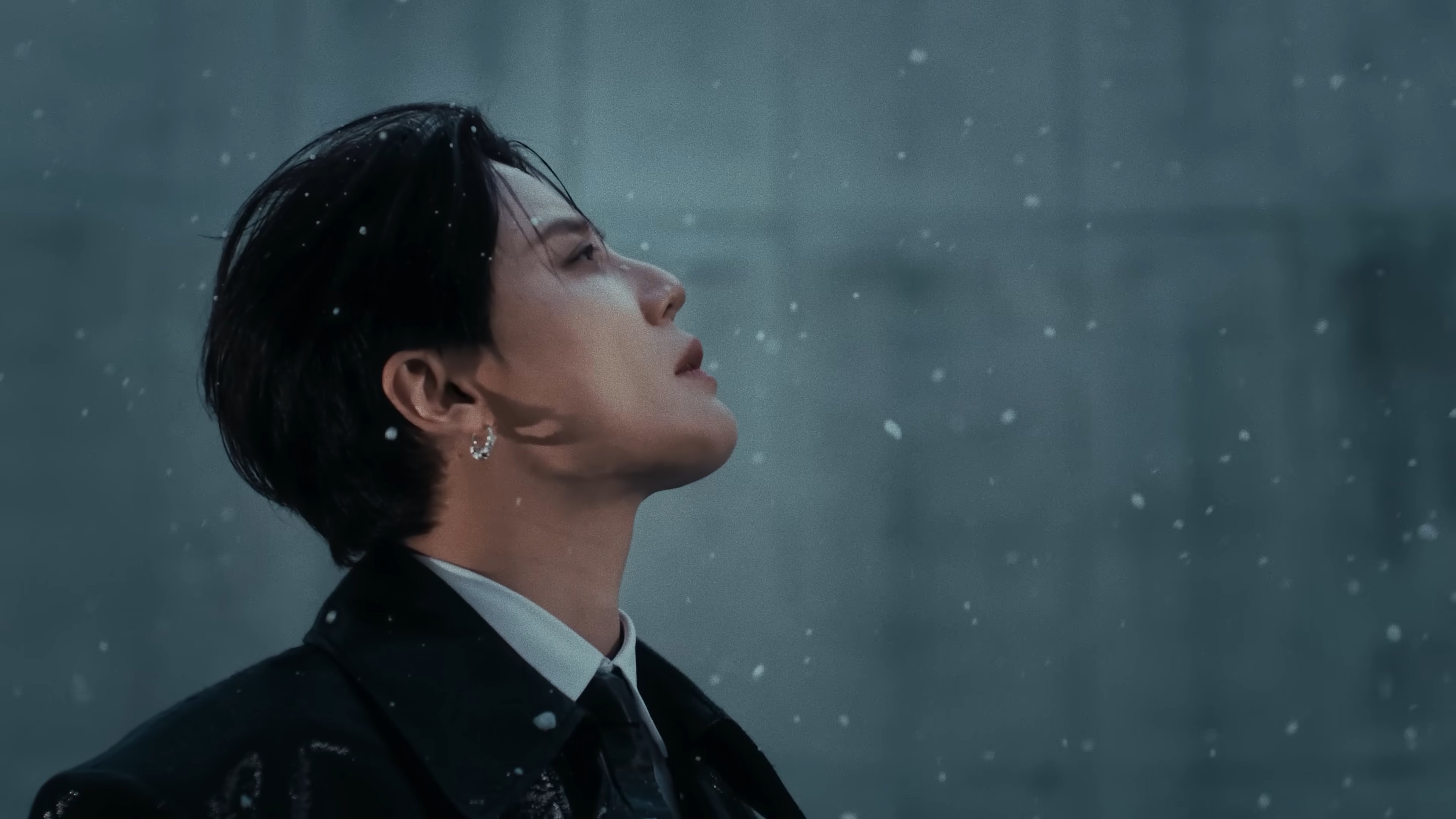 김준수(XIA) ‘GRAVITY’ MV Teaser 12.jpg