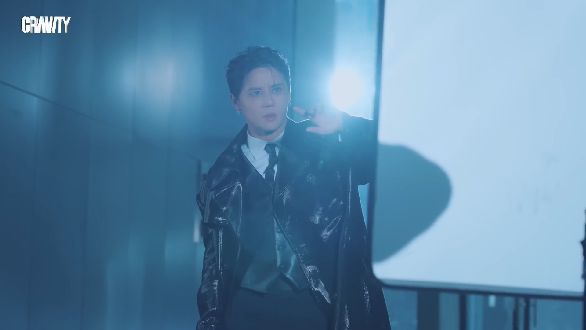김준수(XIA) ',GRAVITY', I MV Behind4.jpg